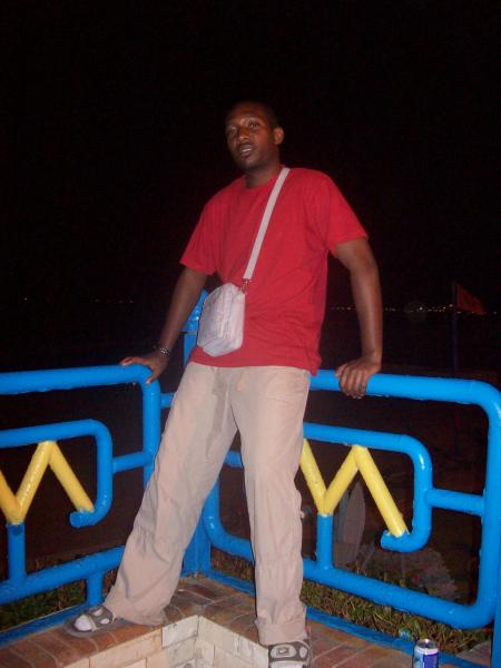 c est tjr moi a coté de la plage